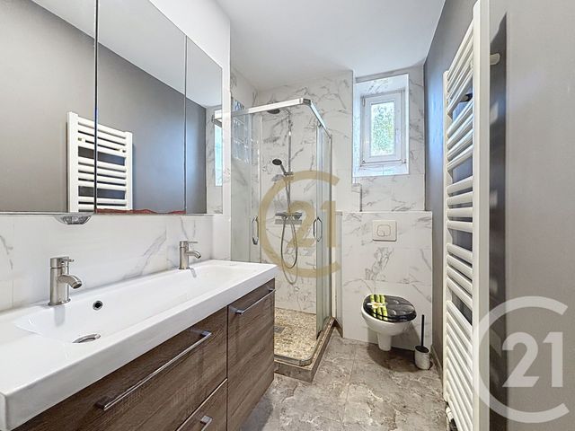 Appartement F3 à louer - 3 pièces - 75.0 m2 - BELFORT - 90 - FRANCHE-COMTE - Century 21 Agence Du Théâtre