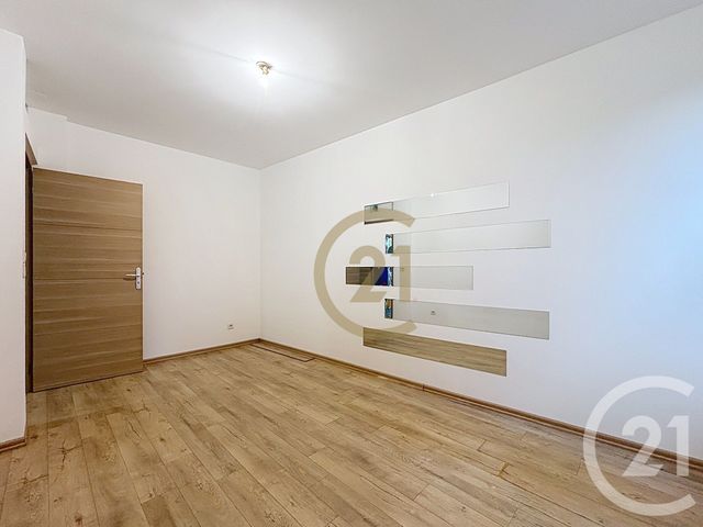 Appartement F3 à louer - 3 pièces - 75.0 m2 - BELFORT - 90 - FRANCHE-COMTE - Century 21 Agence Du Théâtre