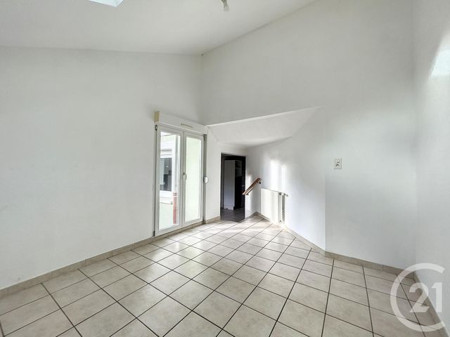 Appartement F3 à louer - 2 pièces - 50.0 m2 - BOUROGNE - 90 - FRANCHE-COMTE - Century 21 Agence Du Théâtre