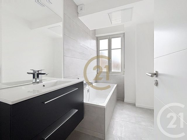 Appartement F4 à louer - 4 pièces - 71.4 m2 - BELFORT - 90 - FRANCHE-COMTE - Century 21 Agence Du Théâtre