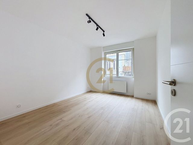 Appartement F4 à louer - 4 pièces - 71.4 m2 - BELFORT - 90 - FRANCHE-COMTE - Century 21 Agence Du Théâtre