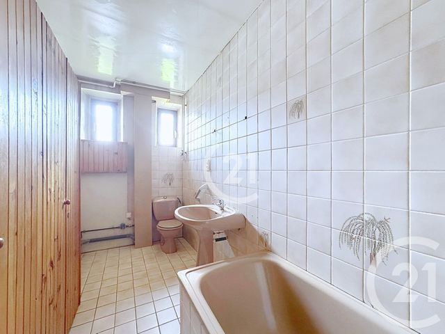 Appartement T3 à vendre - 3 pièces - 75.72 m2 - BELFORT - 90 - FRANCHE-COMTE - Century 21 Agence Du Théâtre