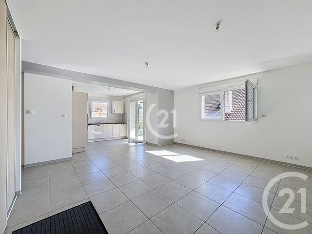 Appartement T4 à vendre - 4 pièces - 72.08 m2 - VALDOIE - 90 - FRANCHE-COMTE - Century 21 Agence Du Théâtre