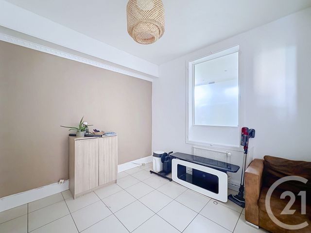 Appartement F3 à vendre - 3 pièces - 68.86 m2 - BELFORT - 90 - FRANCHE-COMTE - Century 21 Agence Du Théâtre