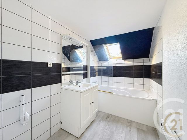 Appartement à louer - 4 pièces - 72.0 m2 - BELFORT - 90 - FRANCHE-COMTE - Century 21 Agence Du Théâtre