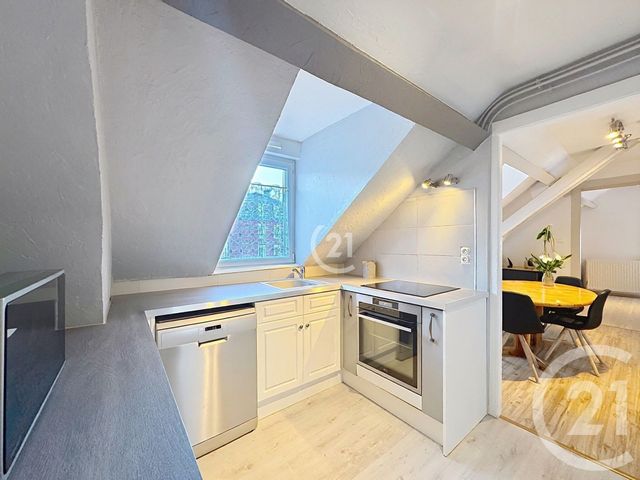 Appartement T3 à vendre - 3 pièces - 43.67 m2 - BELFORT - 90 - FRANCHE-COMTE - Century 21 Agence Du Théâtre