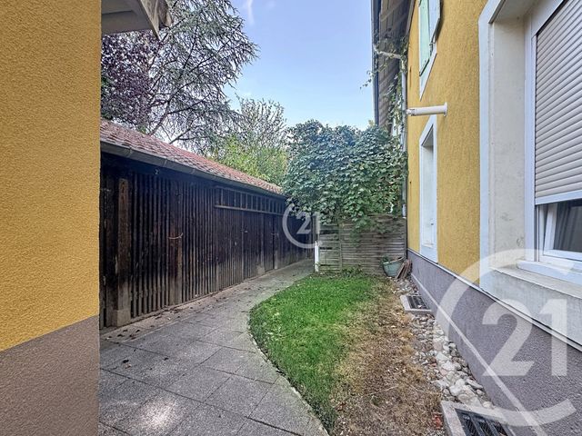 Appartement T3 à vendre - 3 pièces - 43.67 m2 - BELFORT - 90 - FRANCHE-COMTE - Century 21 Agence Du Théâtre