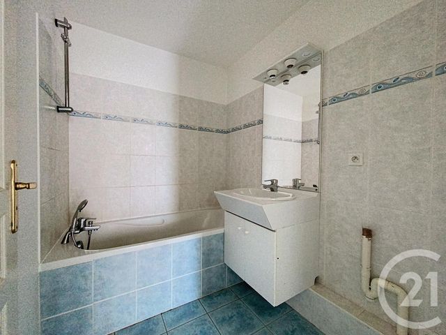 Appartement F3 à louer - 3 pièces - 67.86 m2 - GIROMAGNY - 90 - FRANCHE-COMTE - Century 21 Agence Du Théâtre