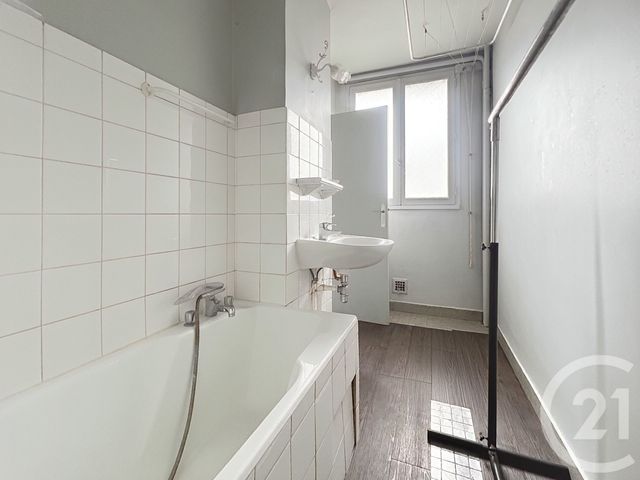 Appartement F3 à vendre - 3 pièces - 55.47 m2 - BELFORT - 90 - FRANCHE-COMTE - Century 21 Agence Du Théâtre
